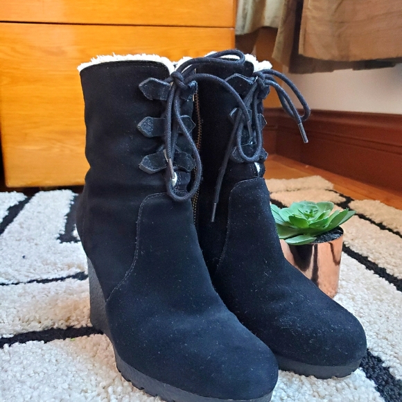 MICHAEL Michael Kors Shoes - Michael Kors suede boots.